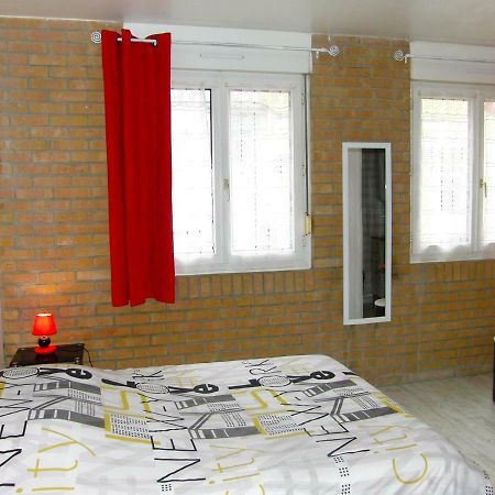 Une Petite Halte Apartment Calais Ngoại thất bức ảnh