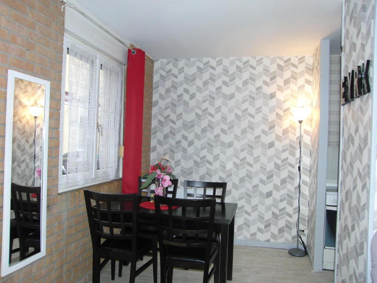 Une Petite Halte Apartment Calais Ngoại thất bức ảnh