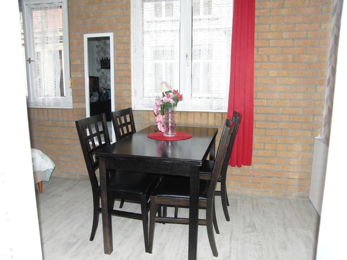 Une Petite Halte Apartment Calais Ngoại thất bức ảnh