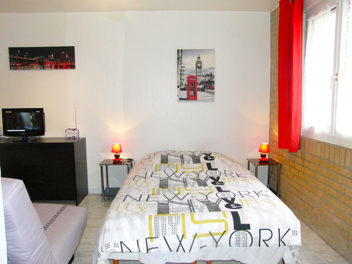 Une Petite Halte Apartment Calais Ngoại thất bức ảnh