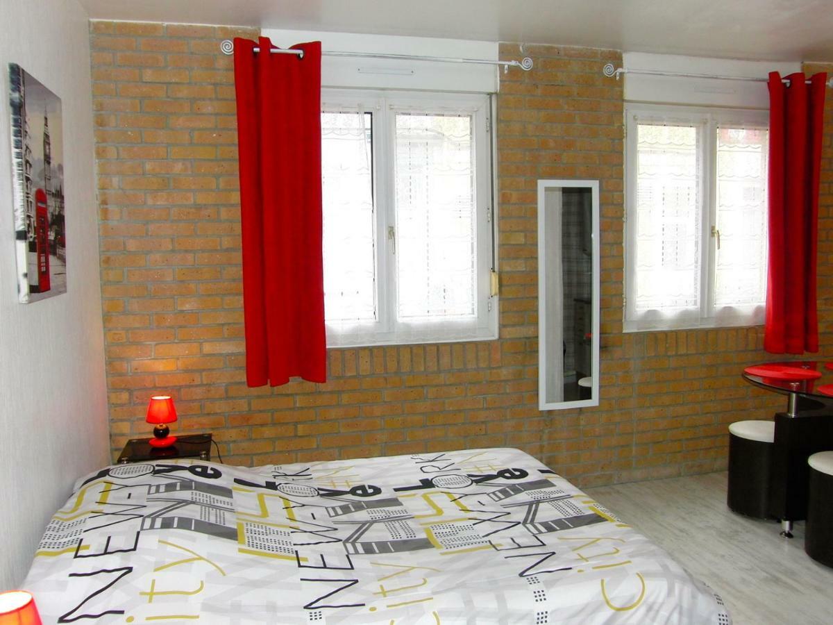 Une Petite Halte Apartment Calais Ngoại thất bức ảnh